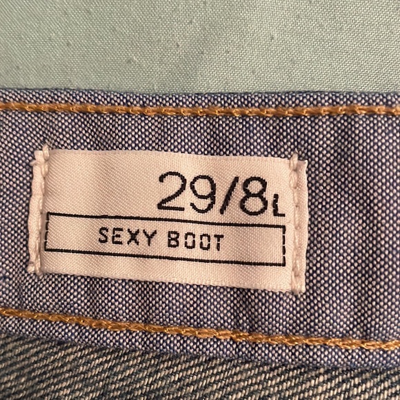 Gap 29/8 Long with vintage frayed on bottom - Picture 5 of 7